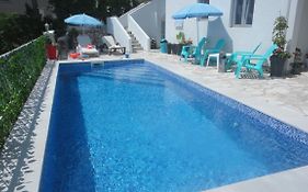 Brankas Apartments
